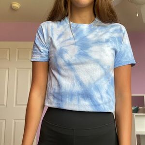 Cropped tie dye tee!